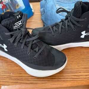 Under Armour Black Basketball Shoes